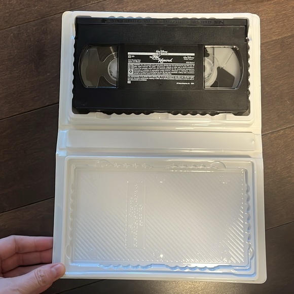 Disneys The Fox and the Hound VHS - Picture 4 of 6